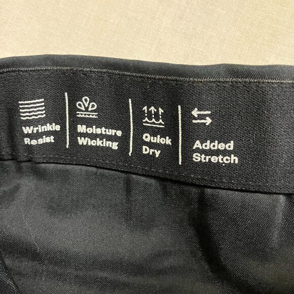 Goodfellow & Co Men's Black Skinny Fit Mid Rise Pocket Hennepin Tech Chino Pants - Picture 6 of 16